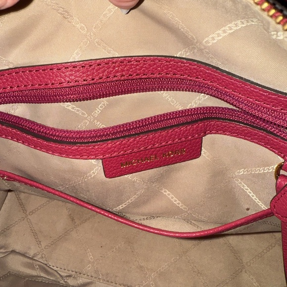 Michael Kors Mercer Leather Tote & wallet - Picture 7 of 16